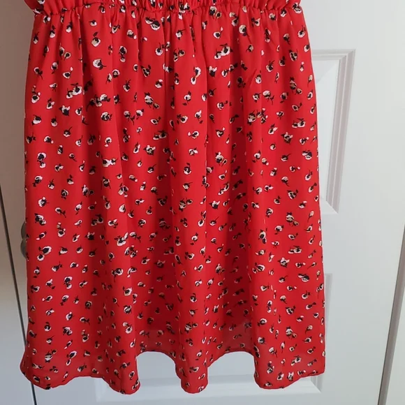 Sienna Sky women's S Red dress with button and ruffle detail - Picture 7 of 10